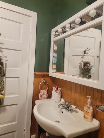 205 County Street, Bennington, VT 05201