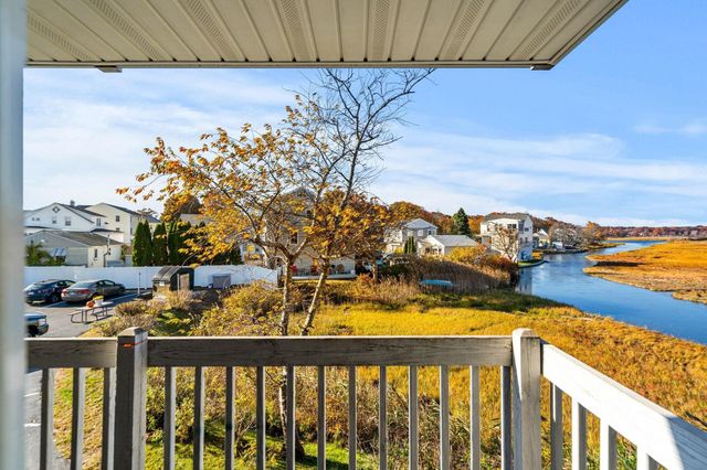 550 Winnacunnet Rd Unit 219, Hampton, NH 03842