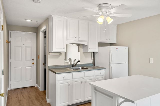550 Winnacunnet Rd Unit 219, Hampton, NH 03842