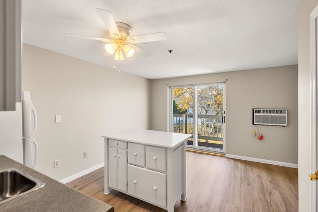 550 Winnacunnet Rd Unit 219, Hampton, NH 03842