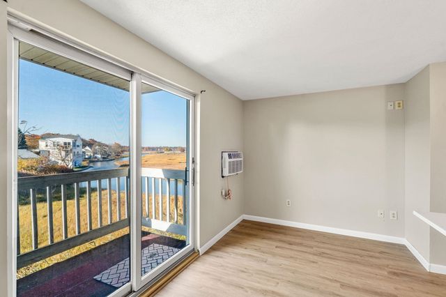 550 Winnacunnet Rd Unit 219, Hampton, NH 03842