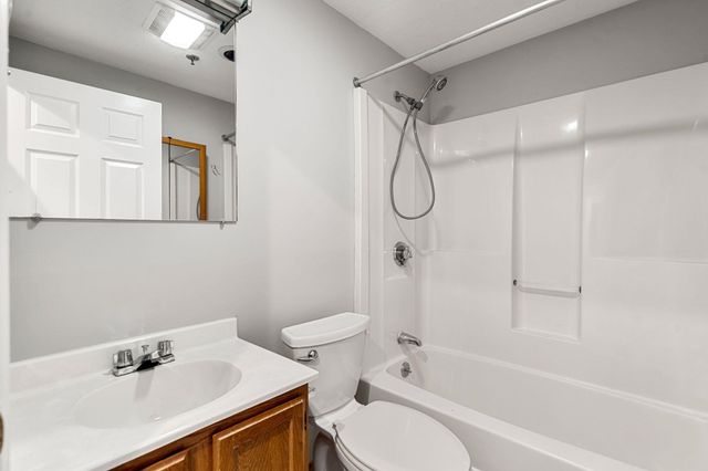 550 Winnacunnet Rd Unit 219, Hampton, NH 03842