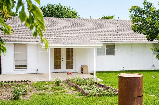 420 Price Drive, Lewisville, TX 75067