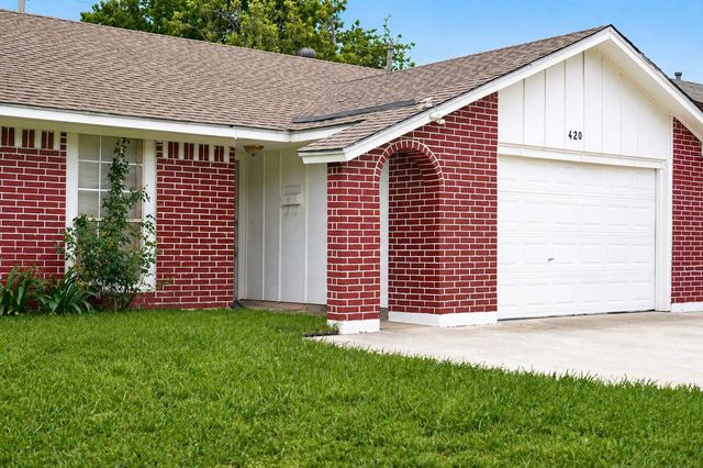 420 Price Drive, Lewisville, TX 75067