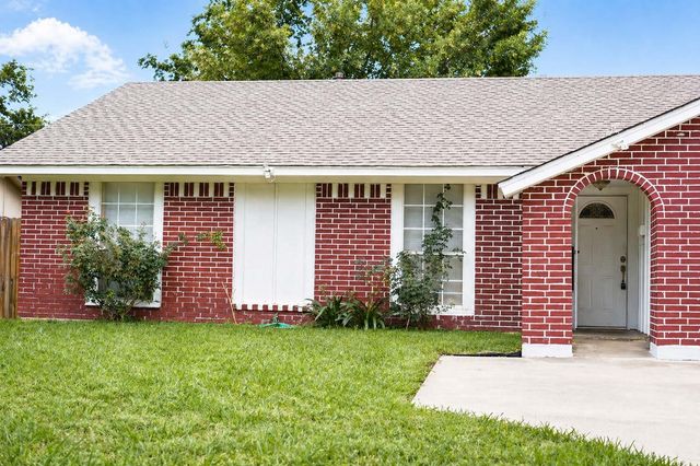 420 Price Drive, Lewisville, TX 75067