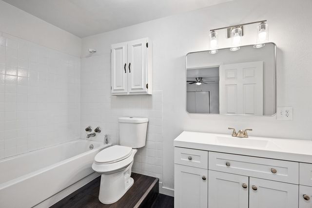 213 Verde Hills, Center Point, TX 78010