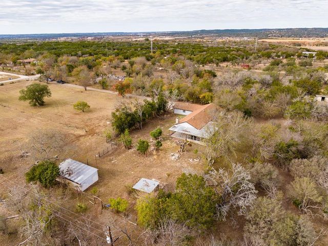 213 Verde Hills, Center Point, TX 78010