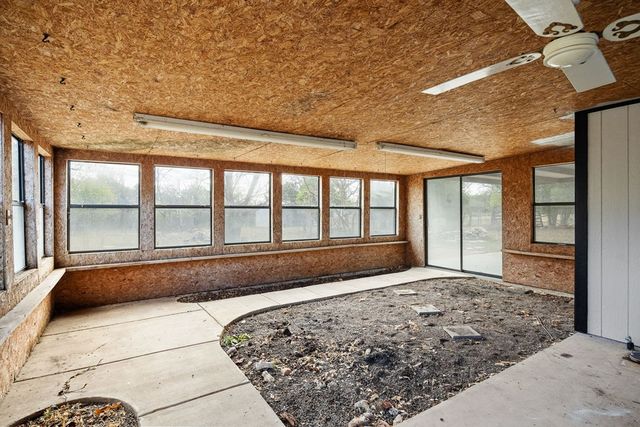 213 Verde Hills, Center Point, TX 78010