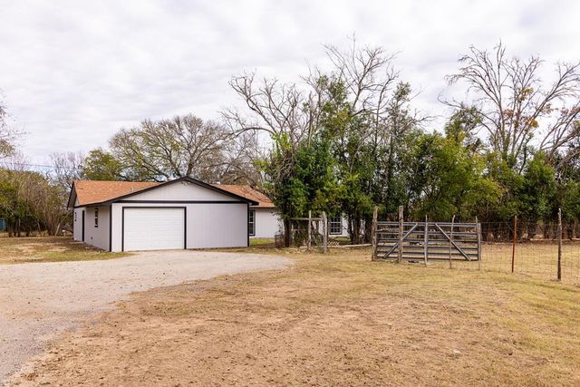 213 Verde Hills, Center Point, TX 78010