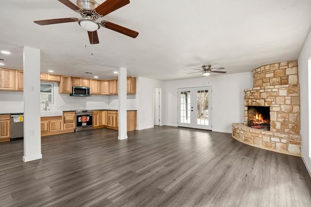 213 Verde Hills, Center Point, TX 78010