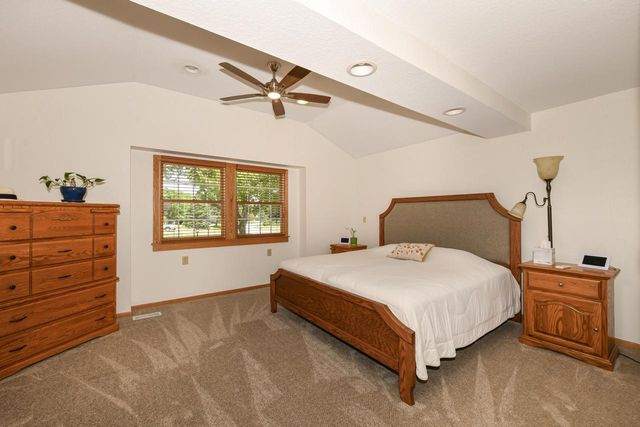 875 Plateau LANE, Waukesha, WI 53186
