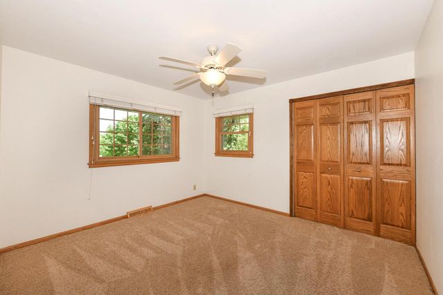 875 Plateau LANE, Waukesha, WI 53186