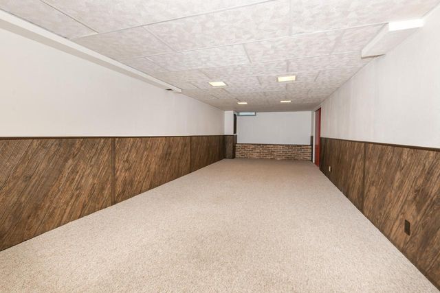 875 Plateau LANE, Waukesha, WI 53186