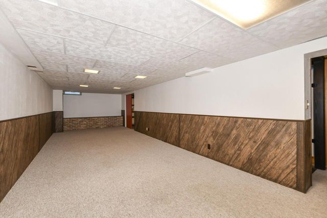875 Plateau LANE, Waukesha, WI 53186