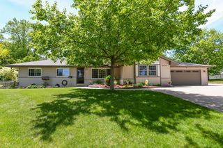 875 Plateau LANE, Waukesha, WI 53186