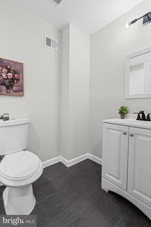 Image 12 of property listing at 5132 PEMBRIDGE AVE, Baltimore, MD 21215