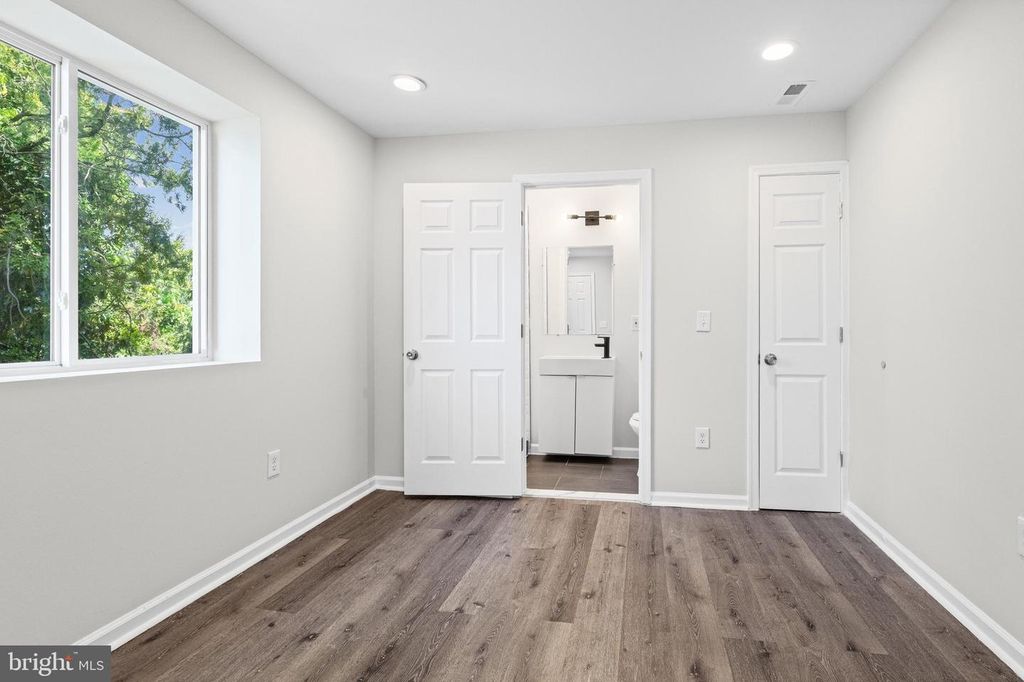 Image 19 of property listing at 5132 PEMBRIDGE AVE, Baltimore, MD 21215