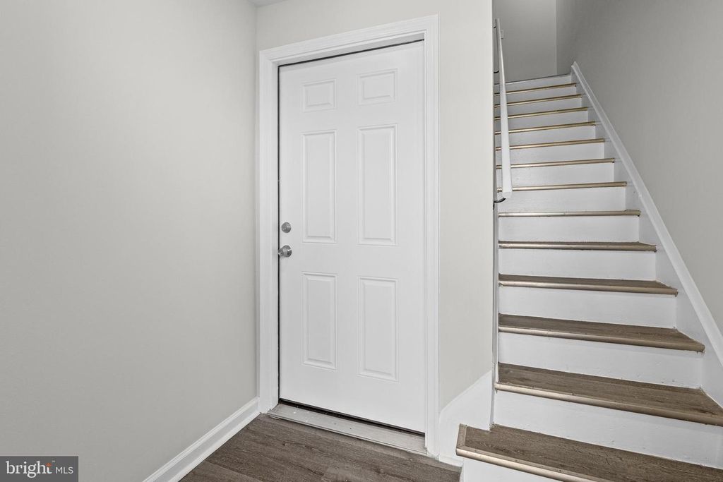 Image 2 of property listing at 5132 PEMBRIDGE AVE, Baltimore, MD 21215