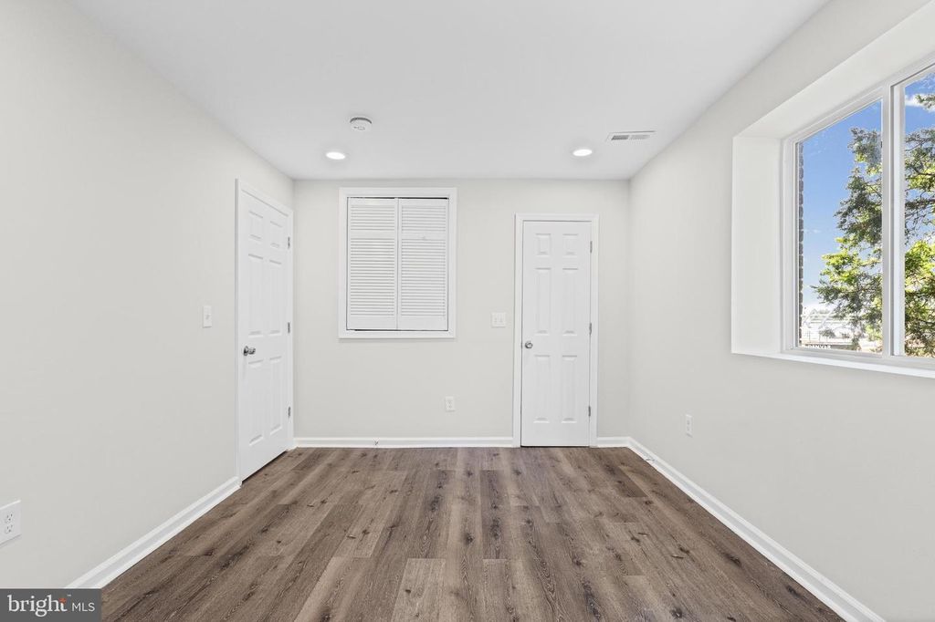 Image 20 of property listing at 5132 PEMBRIDGE AVE, Baltimore, MD 21215