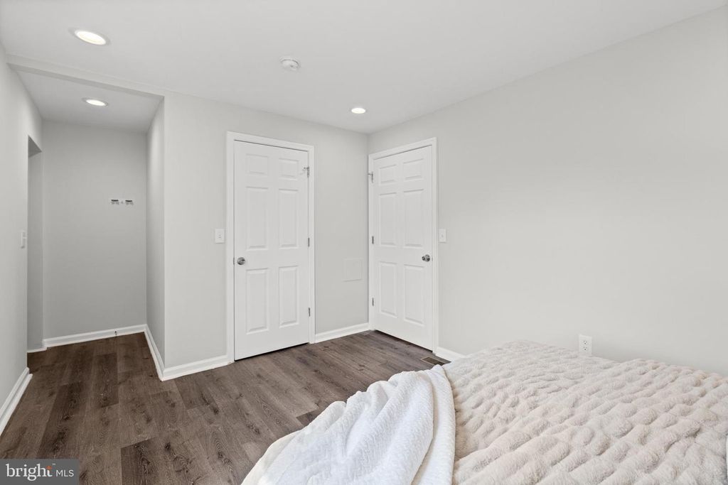 Image 9 of property listing at 5132 PEMBRIDGE AVE, Baltimore, MD 21215