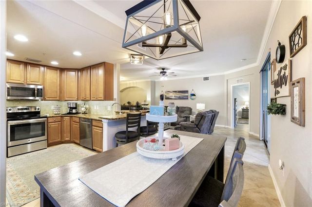 7878 Clemson ST 102, Naples, FL 34104