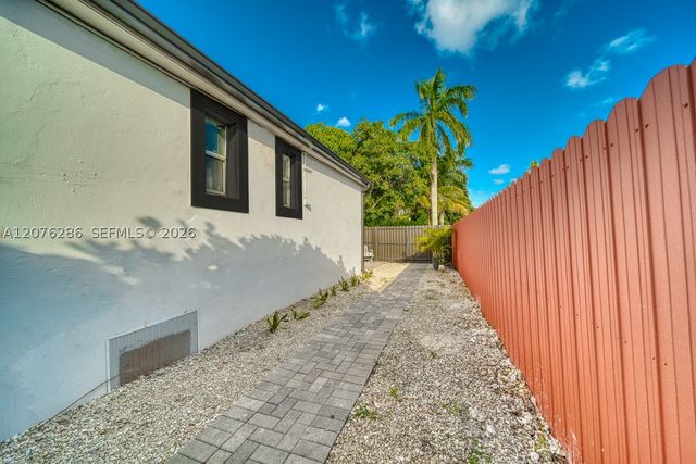 13801 NE 1st Ave, Miami, FL 33161