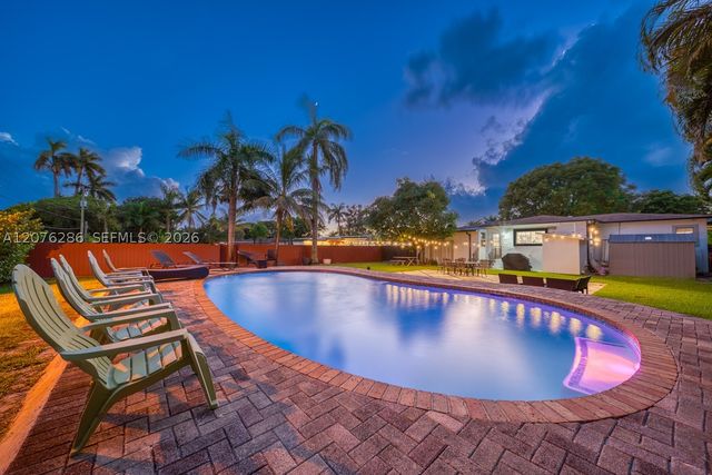 13801 NE 1st Ave, Miami, FL 33161