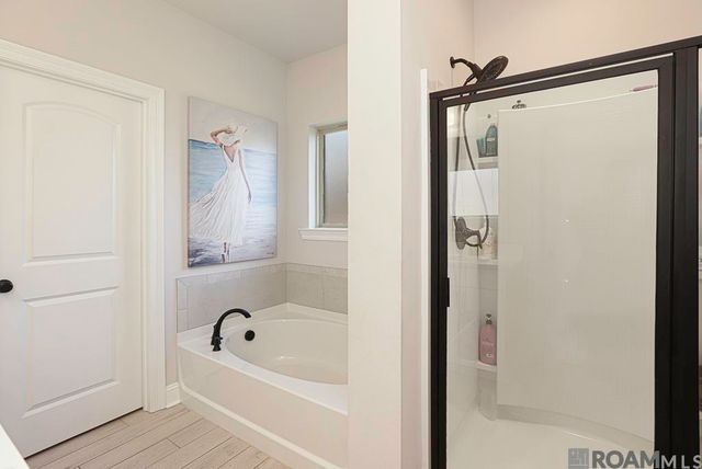 7044 Panama Canal Dr, Gonzales, LA 70737