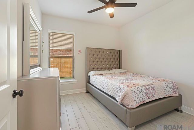 7044 Panama Canal Dr, Gonzales, LA 70737