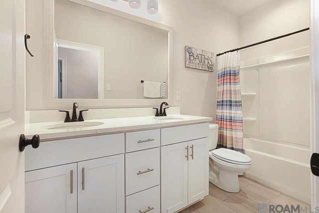 7044 Panama Canal Dr, Gonzales, LA 70737