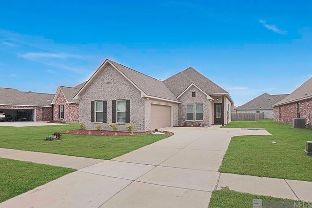 7044 Panama Canal Dr, Gonzales, LA 70737