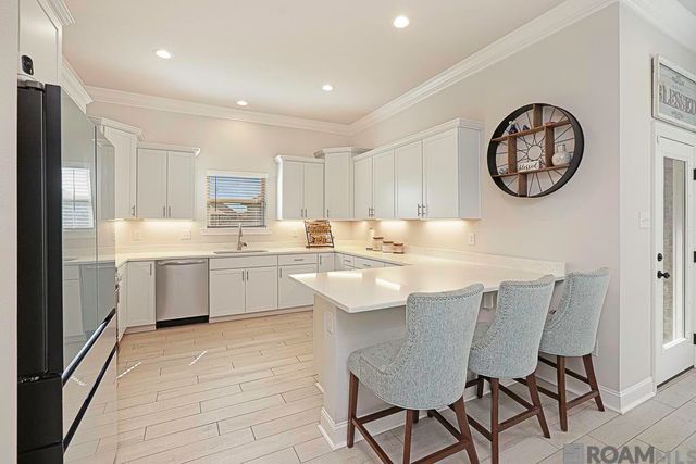 7044 Panama Canal Dr, Gonzales, LA 70737