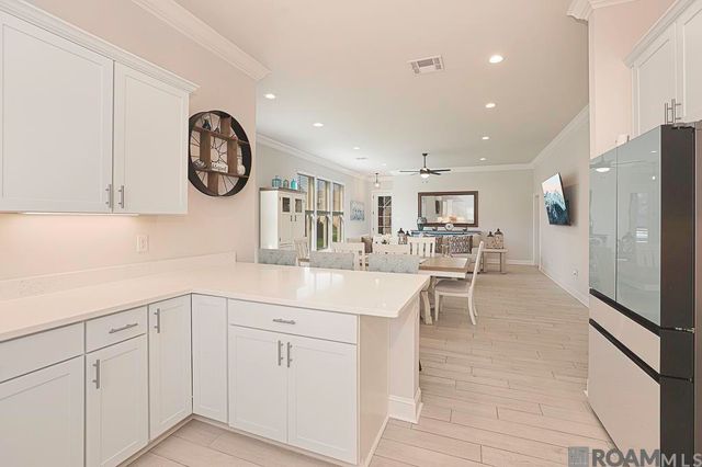 7044 Panama Canal Dr, Gonzales, LA 70737