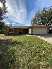 1124 Dove Hollow Road, Granbury, TX 76048