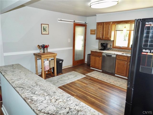 9702 Caughdenoy, Clay, NY 13029