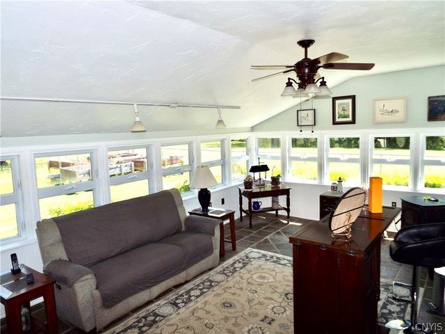 9702 Caughdenoy, Clay, NY 13029