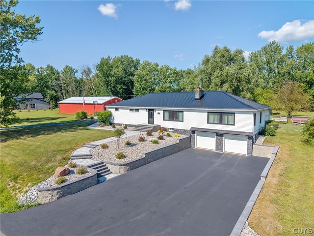 9702 Caughdenoy, Clay, NY 13029