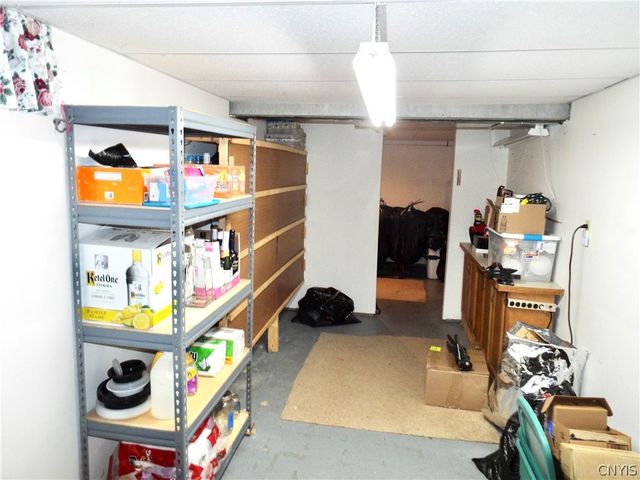 9702 Caughdenoy, Clay, NY 13029