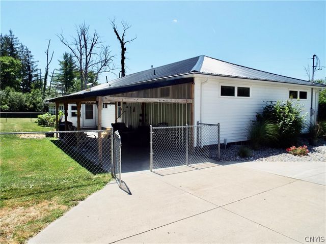 9702 Caughdenoy, Clay, NY 13029