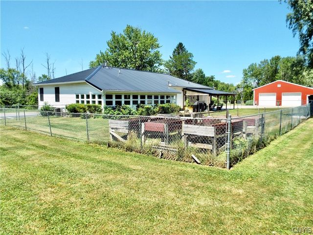 9702 Caughdenoy, Clay, NY 13029