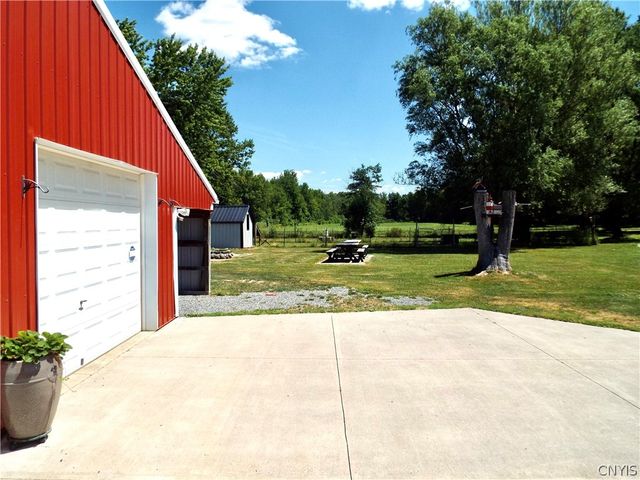 9702 Caughdenoy, Clay, NY 13029