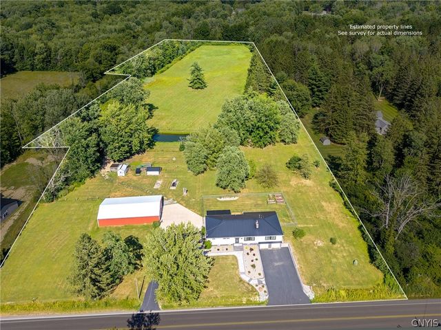 9702 Caughdenoy, Clay, NY 13029