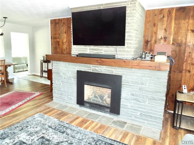 9702 Caughdenoy, Clay, NY 13029
