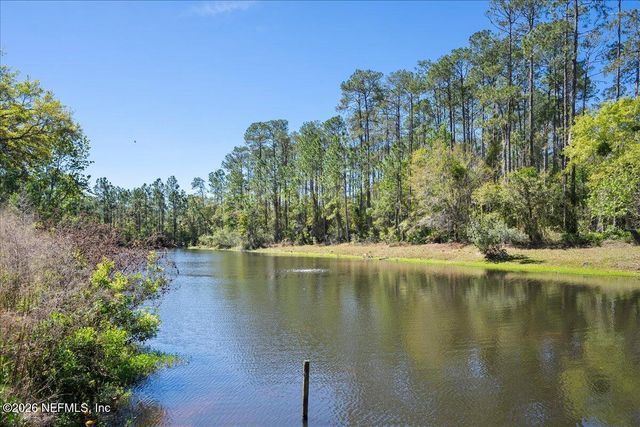 713 S LAKE CUNNINGHAM Avenue, St. Johns, FL 32259