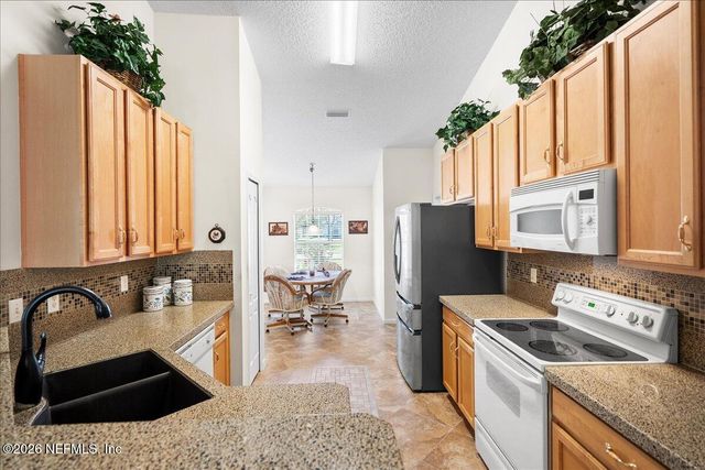 713 S LAKE CUNNINGHAM Avenue, St. Johns, FL 32259