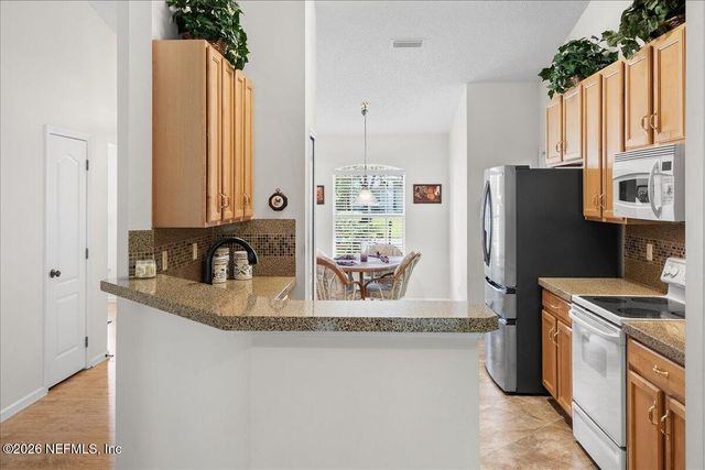 713 S LAKE CUNNINGHAM Avenue, St. Johns, FL 32259