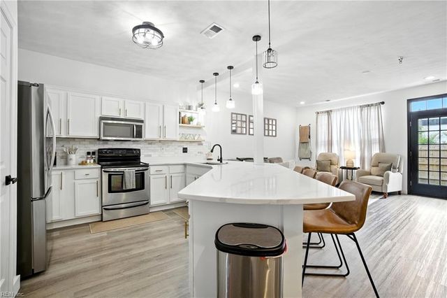 1204 Topgallant CT, Virginia Beach, VA 23454