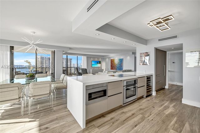 19667 Turnberry Way 25K, Aventura, FL 33180