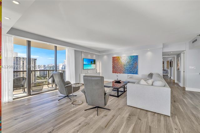 19667 Turnberry Way 25K, Aventura, FL 33180