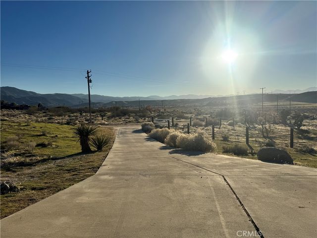 19574 Happy Valley, Apple Valley, CA 92308
